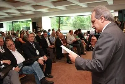 Conselhos de Medicina iniciam debates em torno do futuro da Saúde e da Medicina