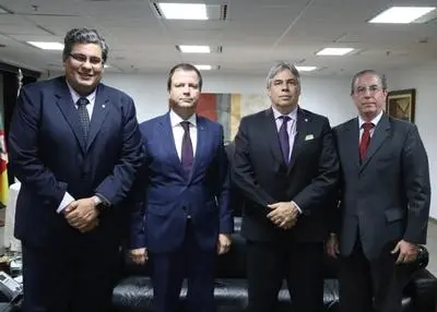 AMB garante apoio da OAB ao exame de proficiência em Medicina